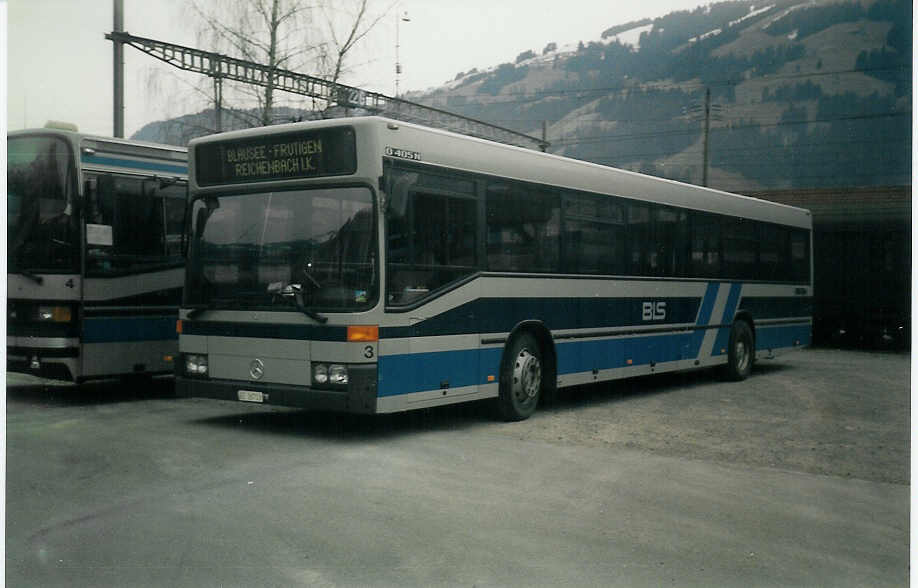 (012'208) - AFA Adelboden - Nr. 3/BE 26'703 - Mercedes am 10. April 1995 beim Gterbahnhof Frutigen