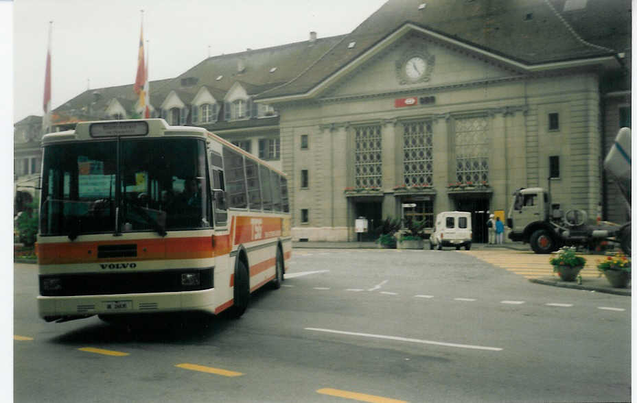 (014'107) - TSG Blumenstein - Nr. 3/BE 26'635 - Volvo/R&J am 3. Juni 1996 beim Bahnhof Thun