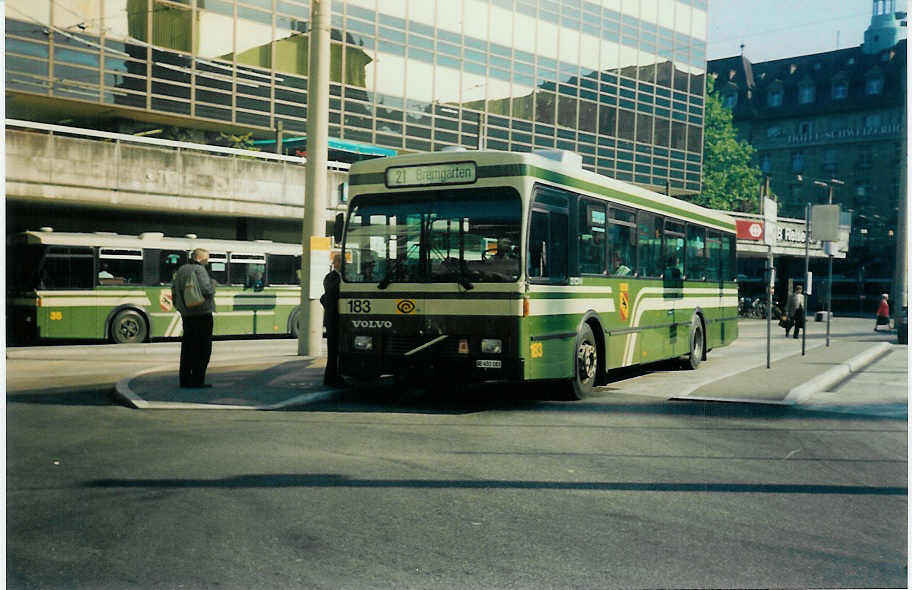 (015'207) - SVB Bern - Nr. 183/BE 451'183 - Volvo/Gangloff am 11. September 1996 beim Bahnhof Bern