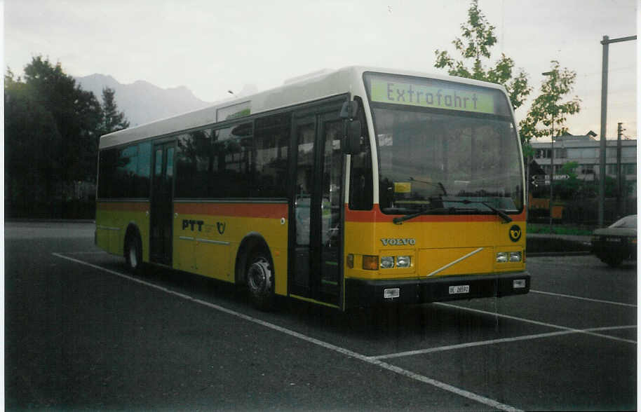 (015'224) - Gurtner, Worb - Nr. 2/BE 26'592 - Volvo/Berkhof am 14. September 1996 in Thun, Seestrasse