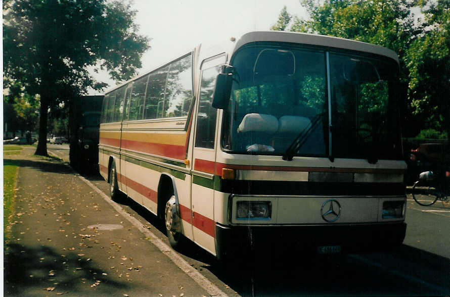 (015'303) - Bienz, Kssnacht - BE 486'669 - Mercedes am 26. September 1996 in Thun, Lachen