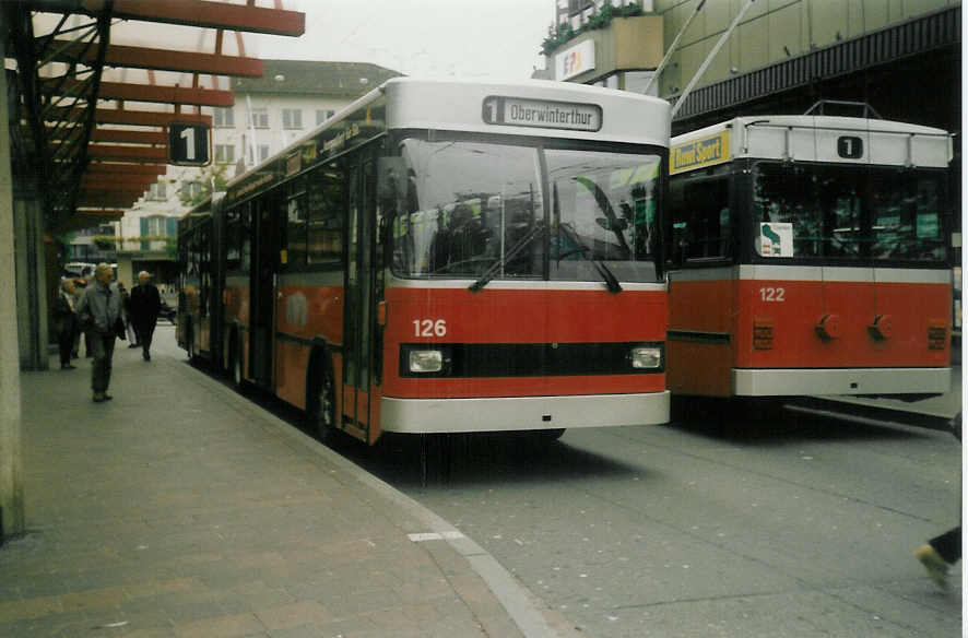 (015'335) - WV Winterthur - Nr. 126 - Saurer/FHS Gelenktrolleybus am 7. Oktober 1996 beim Hauptbahnhof Winterthur