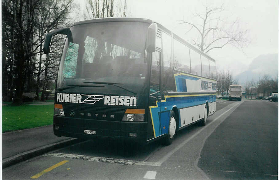 (016'522) - Kurier-Reisen, Speicher - ZH 32'915 U - Setra am 20. Mrz 1997 in Thun, Lachen