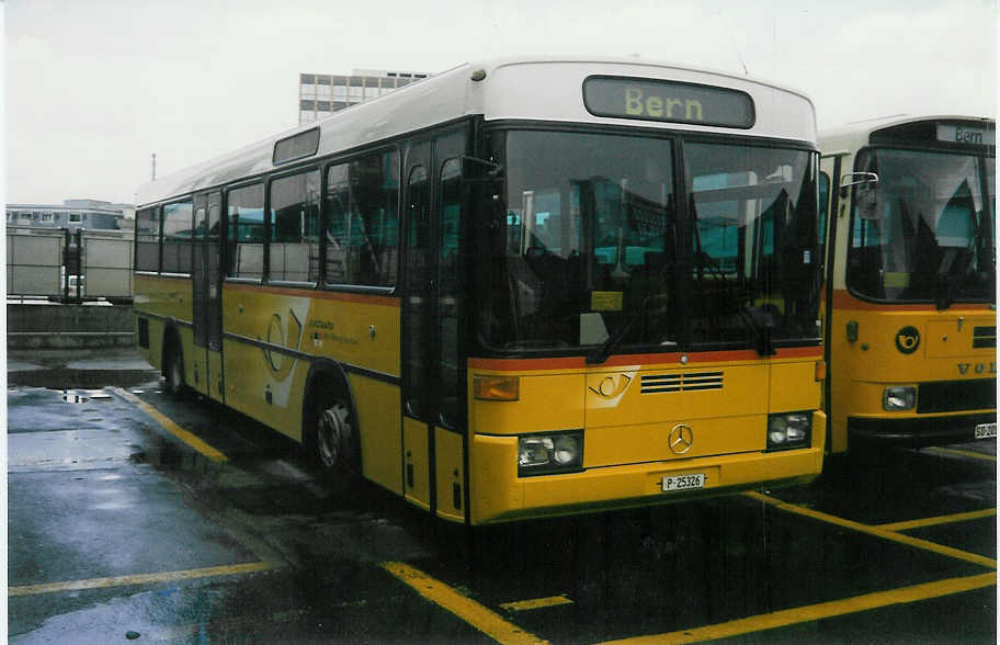 (016'601) - PTT-Regie - P 25'326 - Mercedes/R&J am 24. Mrz 1997 in Bern, Postautostation