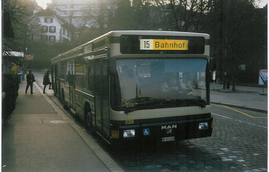 (016'615) - SVB Bern - Nr. 228/BE 513'228 - MAN am 26. Mrz 1997 in Bern, Brengraben