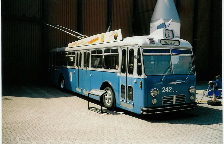 (016'833) - VBL Luzern - Nr. 242 - FBW/Schindler Trolleybus am 19. April 1997 in Luzern, Verkehrshaus