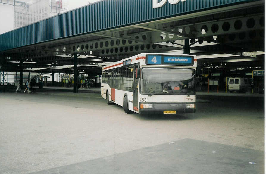 (017'630) - HTM Den Haag - Nr. 753/VK-49-GD - Neoplan am 9. Juli 1997 in Den Haag, Central Station