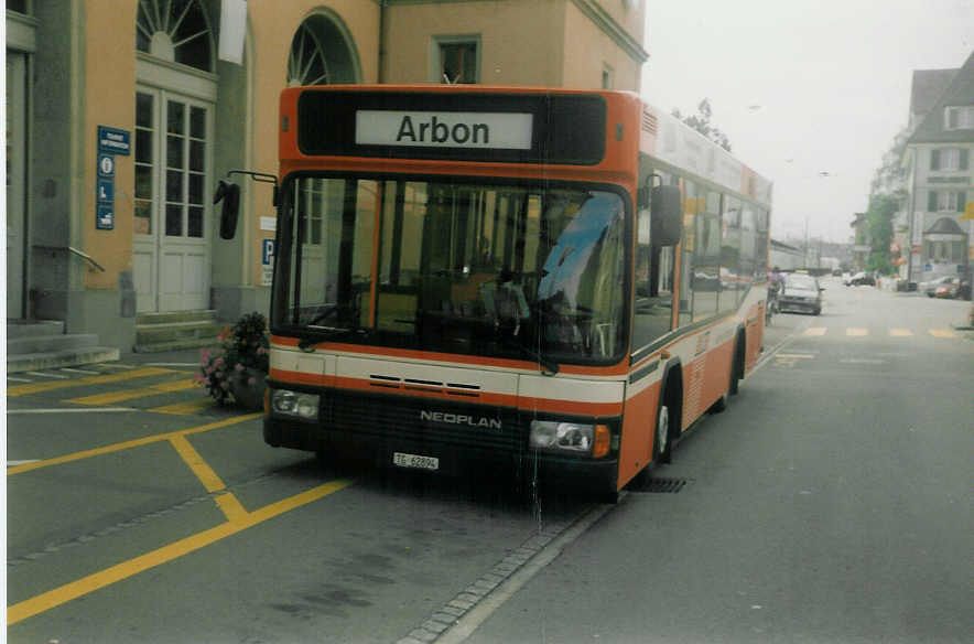 (018'421) - AOT Amriswil - Nr. 6/TG 62'894 - Neoplan am 3. August 1997 beim Bahnhof Romanshorn