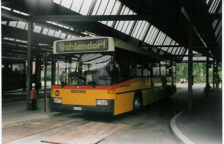 (018'500B) - AVA Aarberg - Nr. 9/BE 392'489 - Mercedes/R&J am 4. August 1997 in Bern, Postautostation