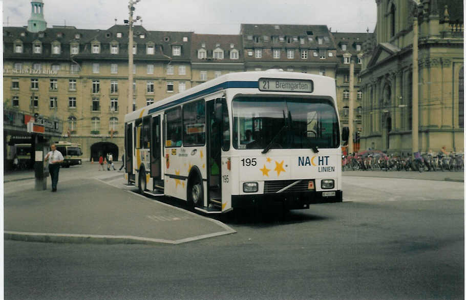 (018'503) - SVB Bern - Nr. 195/BE 451'195 - Volvo/Gangloff am 4. August 1997 beim Bahnhof Bern