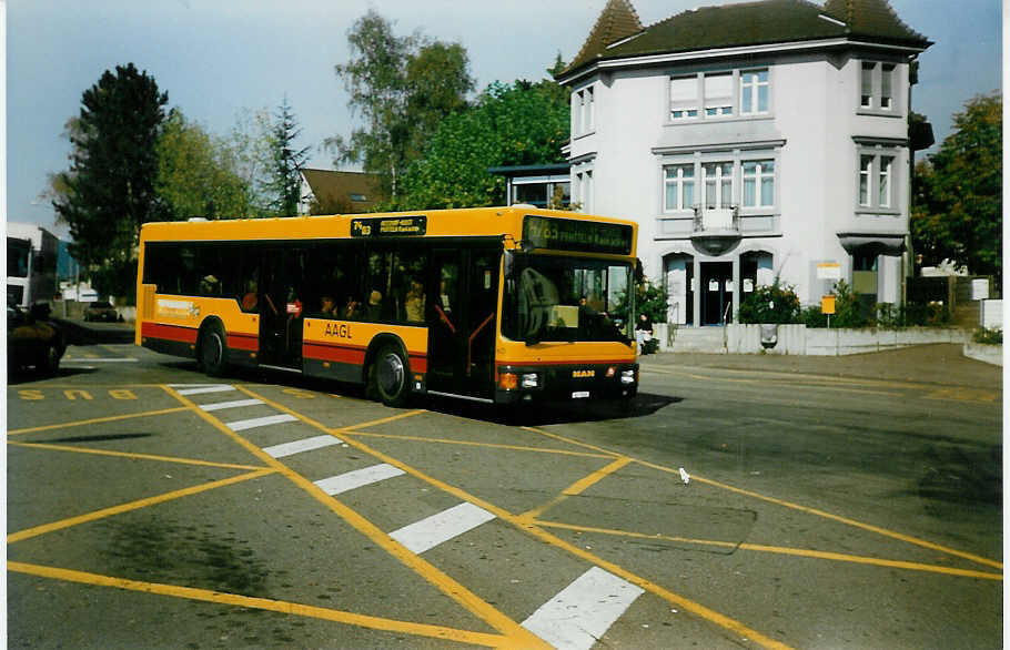 (020'016) - AAGL Liestal - Nr. 60/BL 7683 - MAN/Lauber am 8. Oktober 1997 beim Bahnhof Liestal