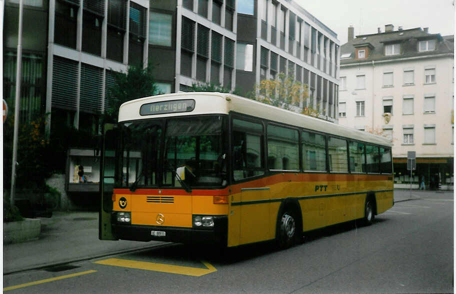 (020'201) - AVA Aarberg - Nr. 8/BE 88'931 - Mercedes/R&J am 9. Oktober 1997 in Biel, Zentralplatz