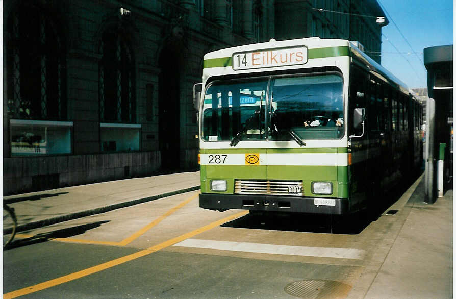 (021'717) - SVB Bern - Nr. 287/BE 419'287 - Volvo/R&J-Hess-Gangloff am 19. Februar 1998 beim Bahnhof Bern