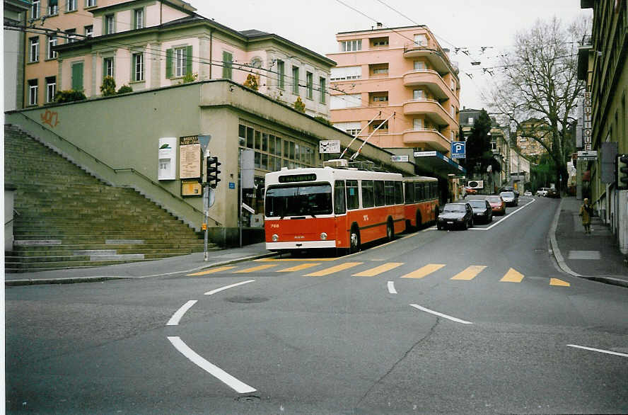 (022'317) - TL Lausanne - Nr. 768 - NAW/Lauber Trolleybus am 15. April 1998 in Lausanne, Place Riponne