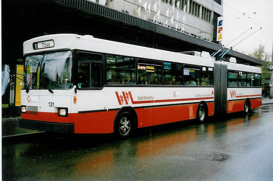 (022'518) - WV Winterthur - Nr. 131 - Saurer/FHS Gelenktrolleybus am 18. April 1998 beim Hauptbahnhof Winterthur