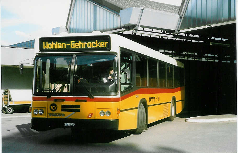 (023'221) - Steiner, Ortschwaben - Nr. 7/BE 336'245 - Volvo/Lauber am 8. Juni 1998 in Bern, Postautostation
