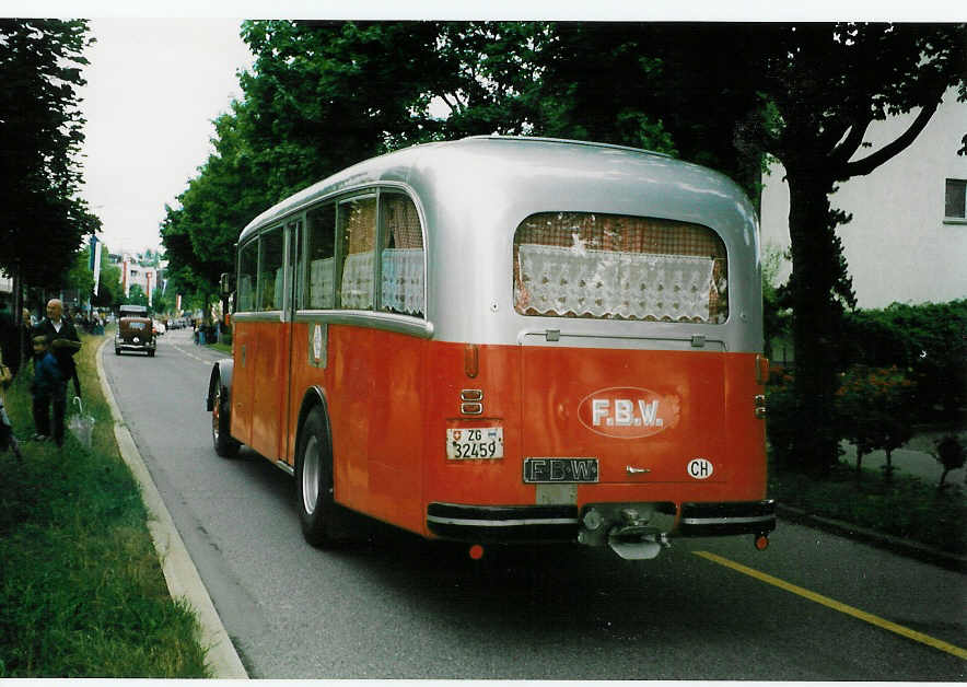 (023'308) - Rllin, Rotkreuz - Nr. 1/ZG 32'459 - FBW/R&J (ex AFA Adelboden Nr. 1) am 14. Juni 1998 in Uster, Zrichstrasse