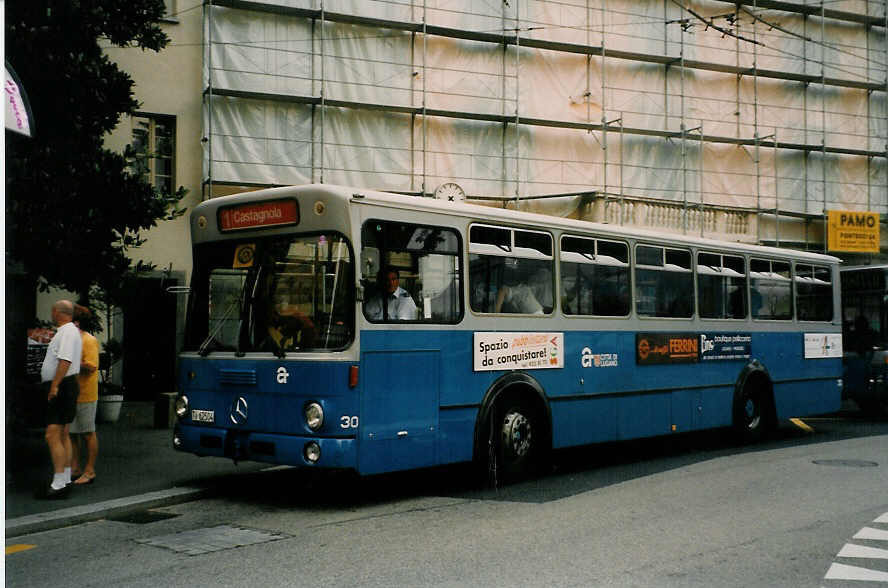 (024'426) - ACT Lugano - Nr. 30/TI 62'504 - Mercedes/Vetter (ex Nr. 35; ex Nr. 5)am 13. Juli 1998 in Lugano, Piazza Manzoni