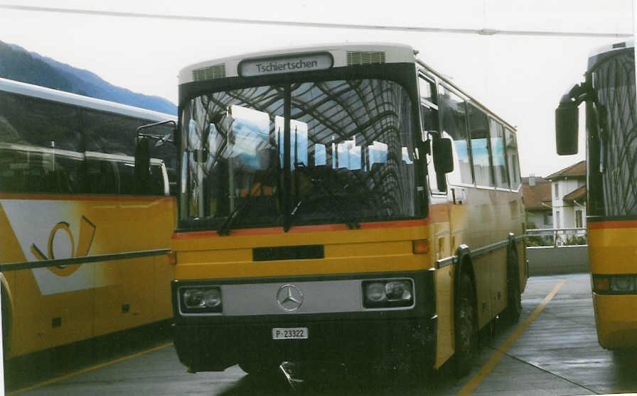 (026'805) - PTT-Regie - P 23'322 - Mercedes/FHS am 6. Oktober 1998 in Chur, Postautostation