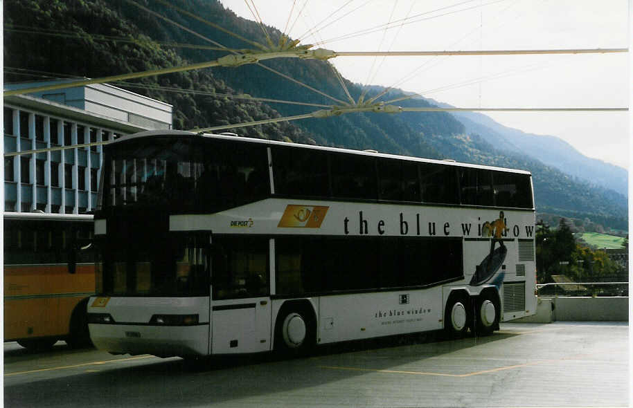 (026'835) - PTT-Regie - P 27'900 - Neoplan am 6. Oktober 1998 in Chur, Postautostation