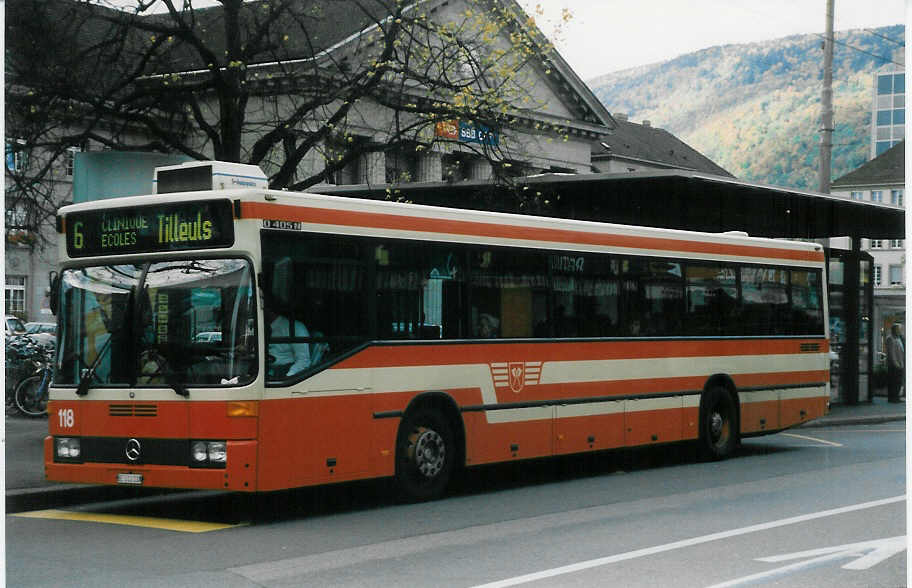 (027'409) - VB Biel - Nr. 118/BE 512'118 - Mercedes am 12. Oktober 1998 beim Bahnhof Biel
