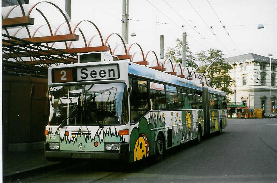 (027'731) - WV Winterthur - Nr. 155 - Mercedes Gelenktrolleybus am 24. Oktober 1998 beim Hauptbahnhof Winterthur