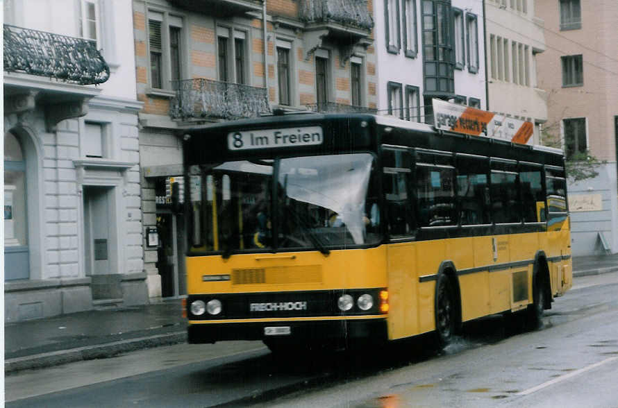 (027'907) - VBSH Schaffhausen - Nr. 1/SH 38'001 - Scania/FHS am 16. November 1998 beim Bahnhof Schaffhausen