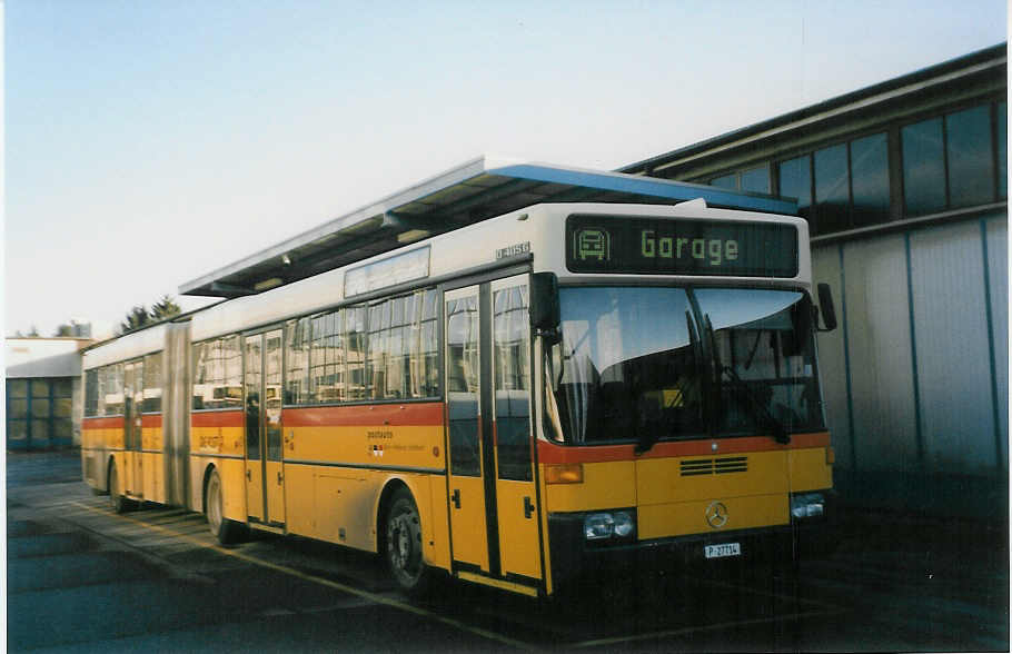 (028'429) - PTT-Regie - P 27'714 - Mercedes am 29. Dezember 1998 in Bern, Automobilwerksttte