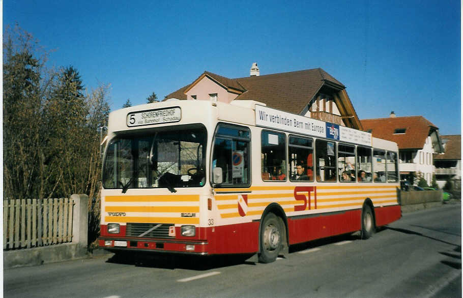 (029'202) - STI Thun - Nr. 33/BE 419'033 - Volvo/R&J (ex SAT Thun Nr. 33) am 20. Januar 1999 in Thun-Lerchenfeld, Langestrasse