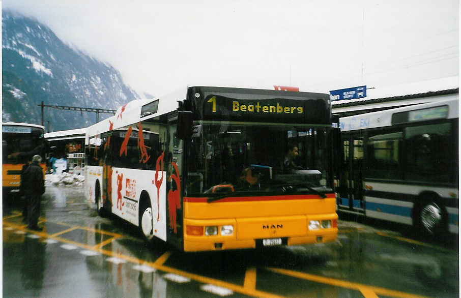 (029'417) - PTT-Regie - P 25'617 - MAN am 21. Februar 1999 beim Bahnhof Interlaken West