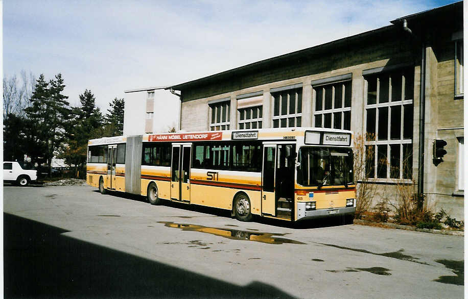 (029'832) - STI Thun - Nr. 65/BE 435'065 - Mercedes am 3. Mrz 1999 in Thun, Garage