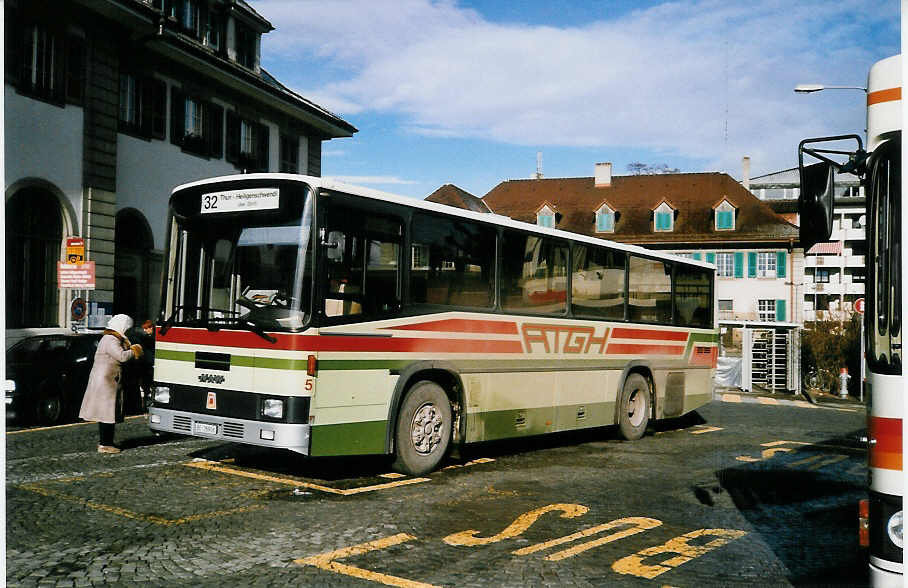(030'008) - ATGH Heiligenschwendi - Nr. 5/BE 26'906 - NAW/R&J am 7. Mrz 1999 beim Bahnhof Thun