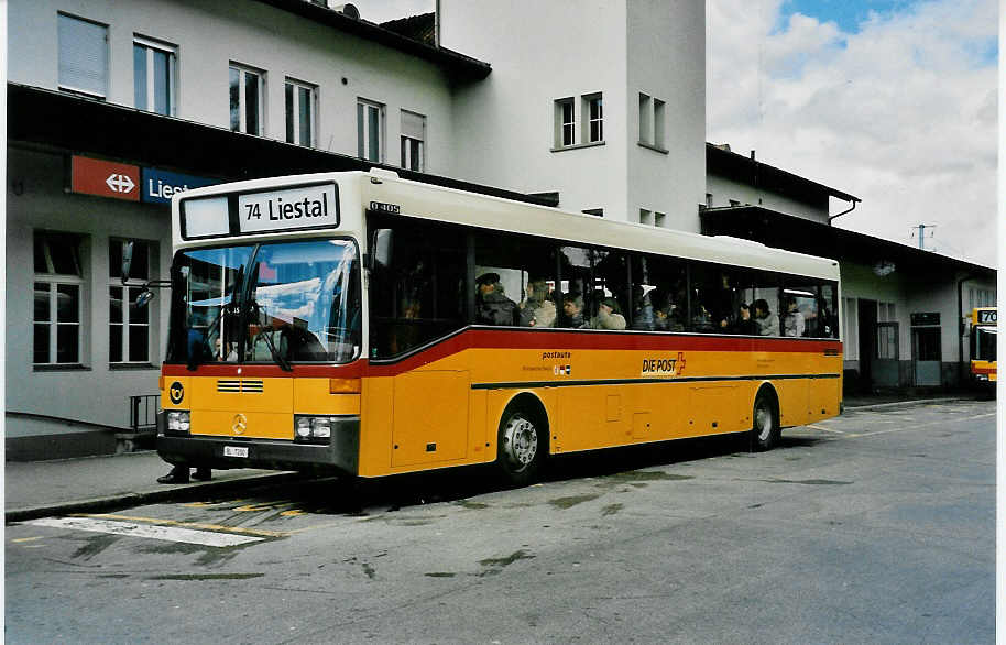 (031'021) - PA Autobus, Arisdorf - BL 7200 - Mercedes am 19. April 1999 beim Bahnhof Liestal