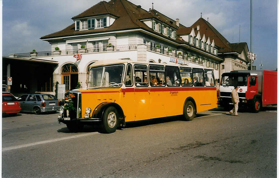 (031'530) - Engeloch, Riggisberg - Nr. 9/BE 40'370 - Saurer/R&J (ex Nr. 2) am 18. Mai 1999 beim Bahnhof Thun