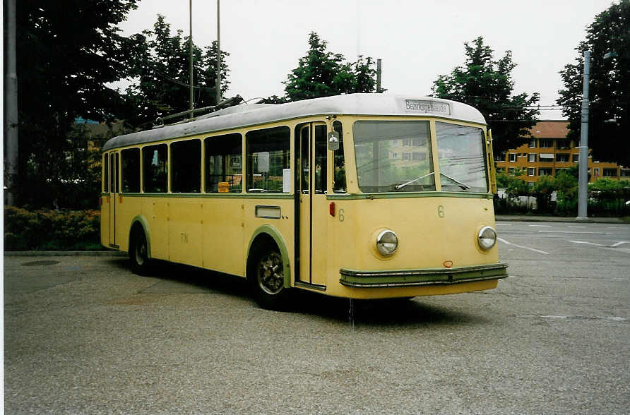 (032'433) - TN Neuchtel - Nr. 6 - FBW/Tscher Trolleybus (ex VBZ Nr. 53) am 26. Juni 1999 in Zrich, Garage Hardau