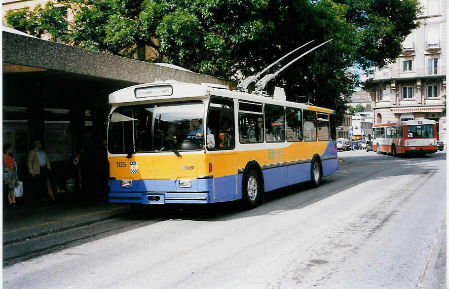 (033'405) - TC La Chaux-de-Fonds - Nr. 105 - FBW/Hess-Haag Trolleybus am 6. Juli 1999 beim Bahnhof La Chaux-de-Fonds