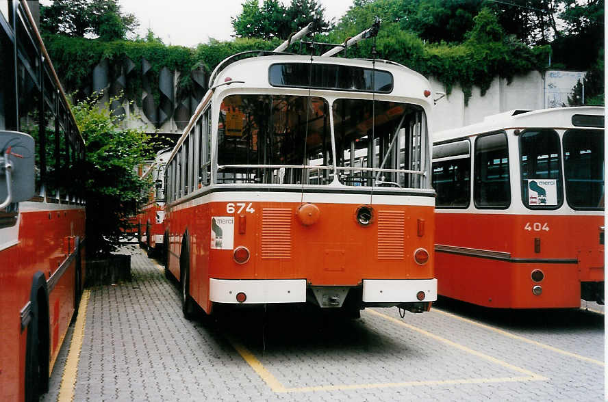 (033'416) - TL Lausanne - Nr. 674 - FBW/Eggli Trolleybus am 7. Juli 1999 in Lausanne, Dpt Borde