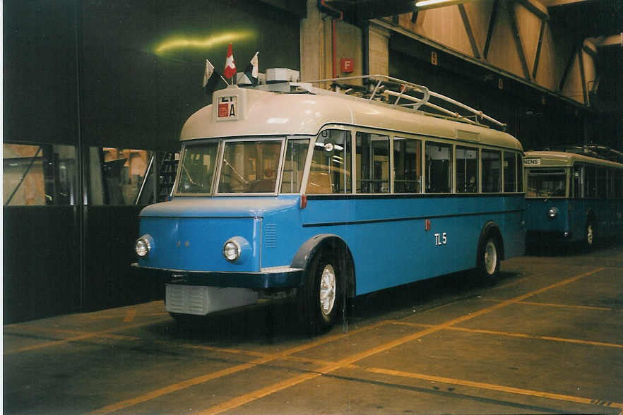 (033'427) - TL Lausanne - Nr. 5 - FBW/Eggli Trolleybus (ex Nr. 505; ex Nr. 5) am 7. Juli 1999 in Lausanne, Dpt Borde