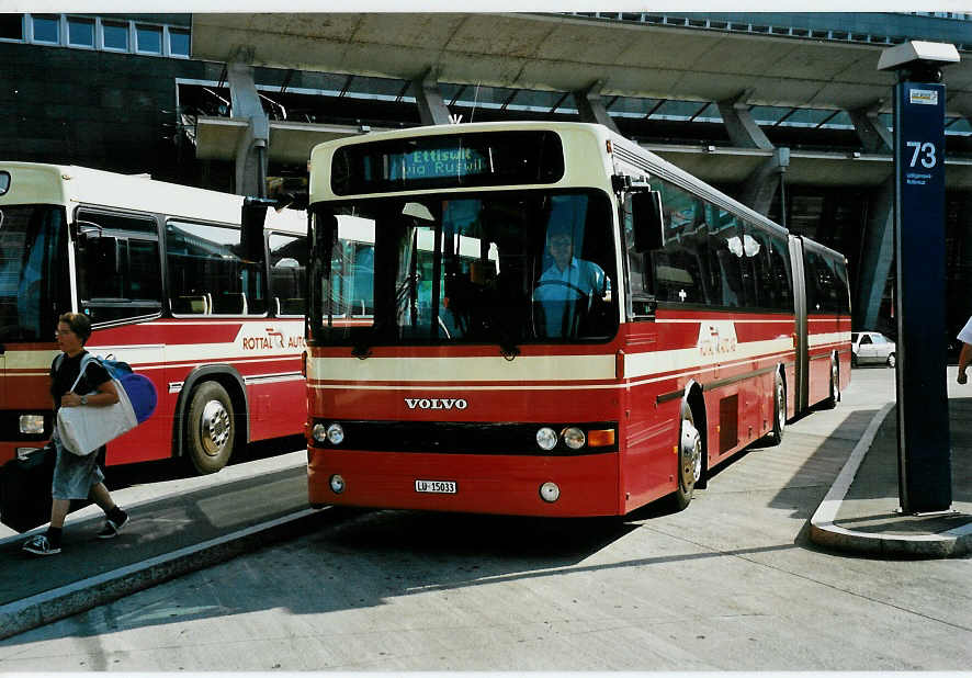 (034'922) - ARAG Ruswil - Nr. 13/LU 15'033 - Volvo/Van Hool am 26. Juli 1999 beim Bahnhof Luzern