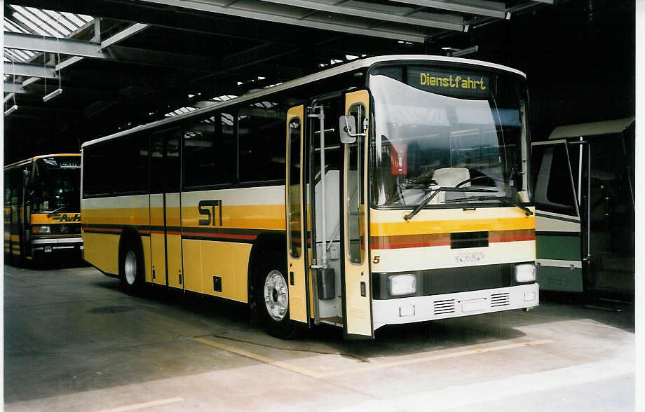 (036'829) - STI Thun - Nr. 5/BE 26'906 - NAW/R&J (ex ATGH Heiligenschwendi Nr. 5) am 16. September 1999 in Thun, Garage