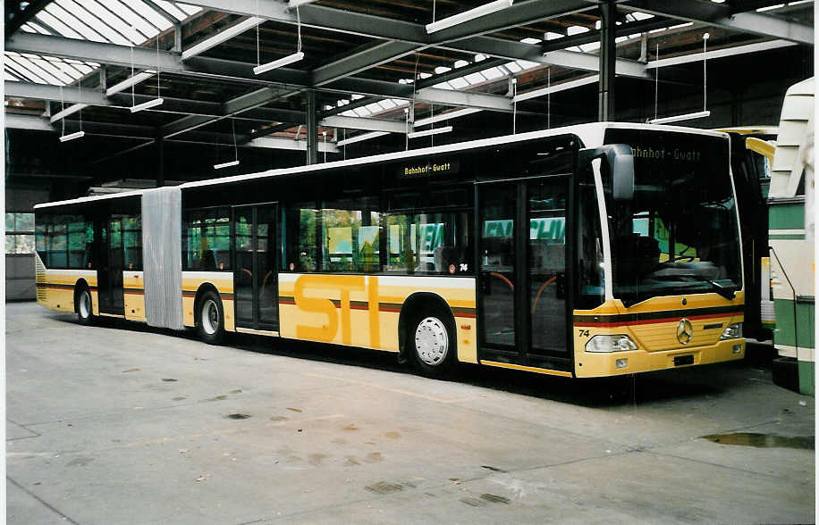 (037'320) - STI Thun - Nr. 74 - Mercedes am 15. Oktober 1999 in Thun, Garage
