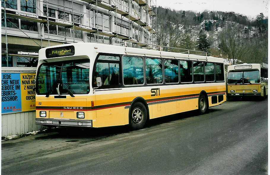 (038'834) - STI Thun - Nr. 52/BE 396'552 - Saurer/R&J am 29. Januar 2000 bei der Schifflndte Thun