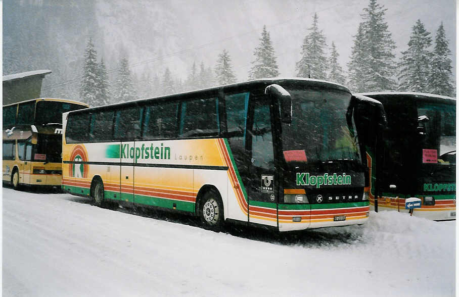 (039'116) - Klopfstein, Laupen - Nr. 32/BE 452'032 - Setra am 19. Februar 2000 in Adelboden, Unter dem Birg