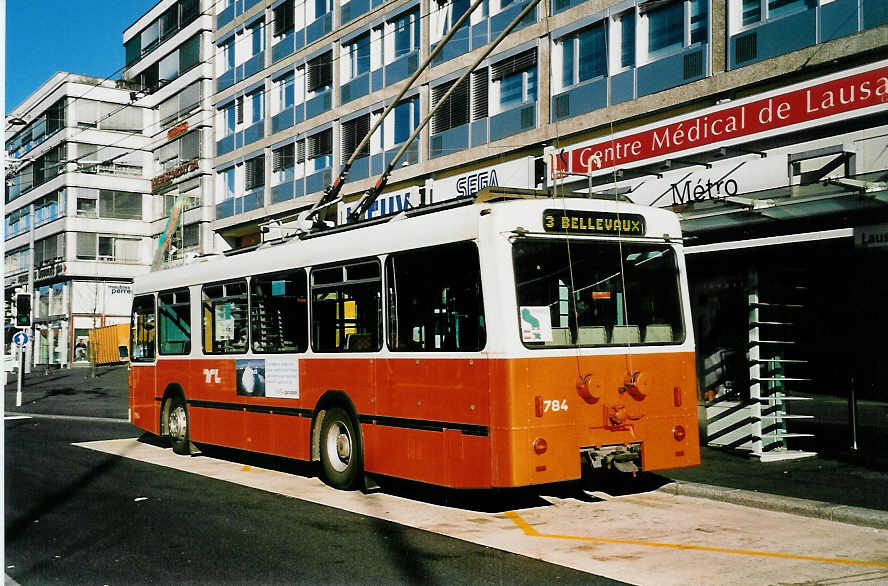 (039'502) - TL Lausanne - Nr. 784 - NAW/Lauber Trolleybus am 5. Mrz 2000 beim Bahnhof Lausanne
