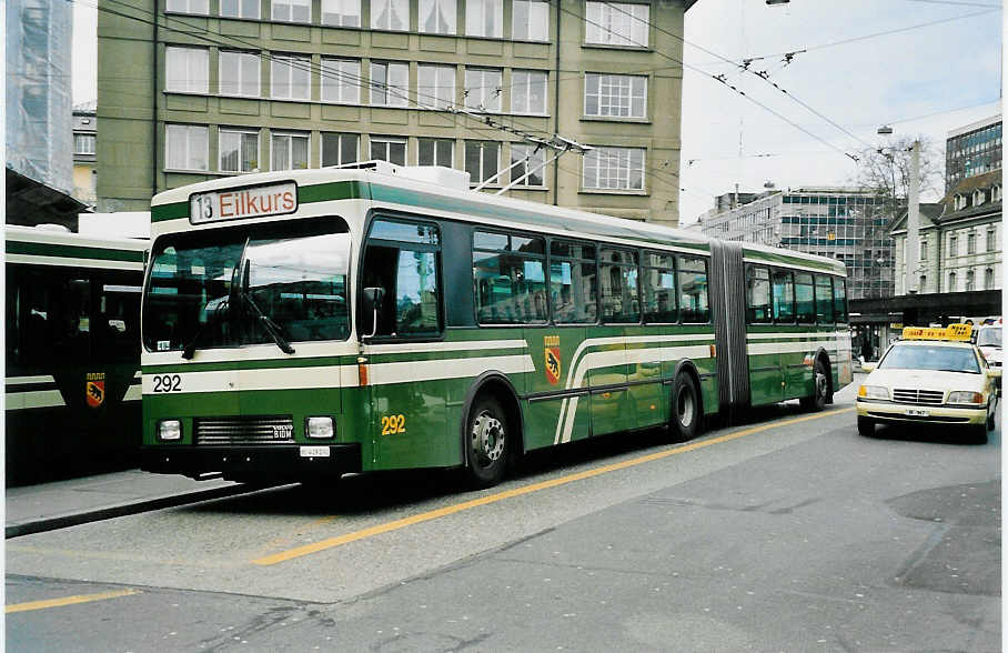 (039'702) - SVB Bern - Nr. 292/BE 419'292 - Volvo/R&J-Hess-Gangloff am 14. Mrz 2000 beim Bahnhof Bern
