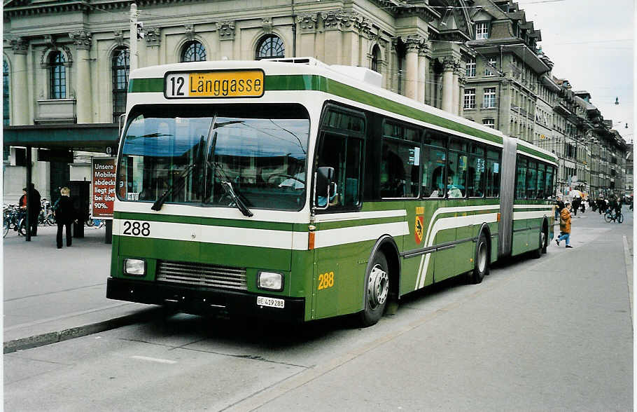 (039'705) - SVB Bern - Nr. 288/BE 419'288 - Volvo/R&J-Hess-Gangloff am 14. Mrz 2000 beim Bahnhof Bern