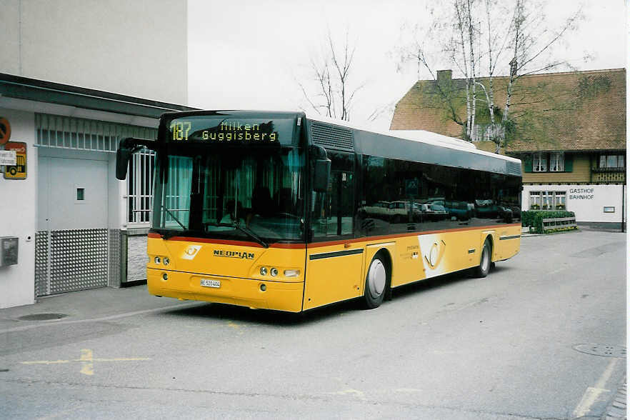 (040'410) - Engeloch, Riggisberg - Nr. 4/BE 520'404 - Neoplan am 23. April 2000 in Schwarzenburg, Post