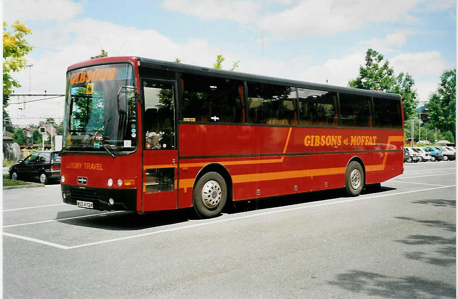 (041'616) - Aus England: Gibsons, Moffat - WDZ 4724 - Volvo/Van Hool am 26. Juni 2000 in Thun, Seestrasse