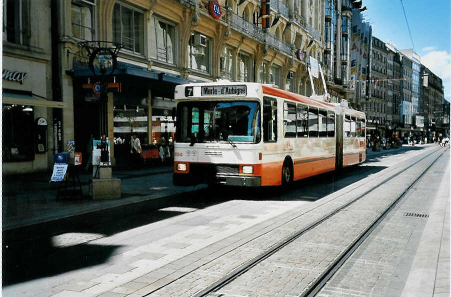(042'130) - TPG Genve - Nr. 694 - NAW/Hess Gelenktrolleybus am 19. Juli 2000 in Genve, Rue Croix d'Or