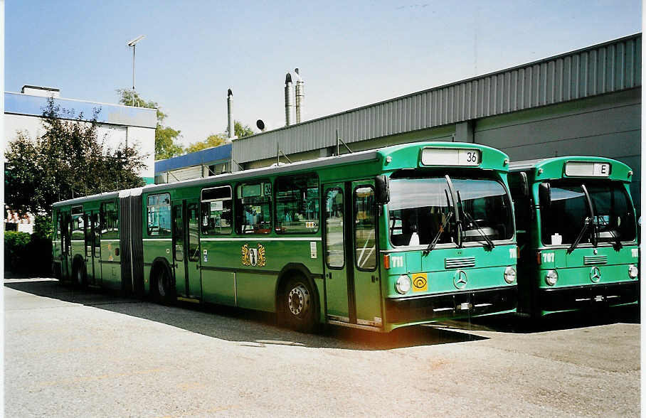 (042'932) - BVB Basel - Nr. 711 - Mercedes/FHS am 26. August 2000 in Biel, BTR